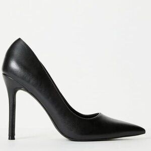 Naimi Pointed Toe Black 4.25" Pump Size 12